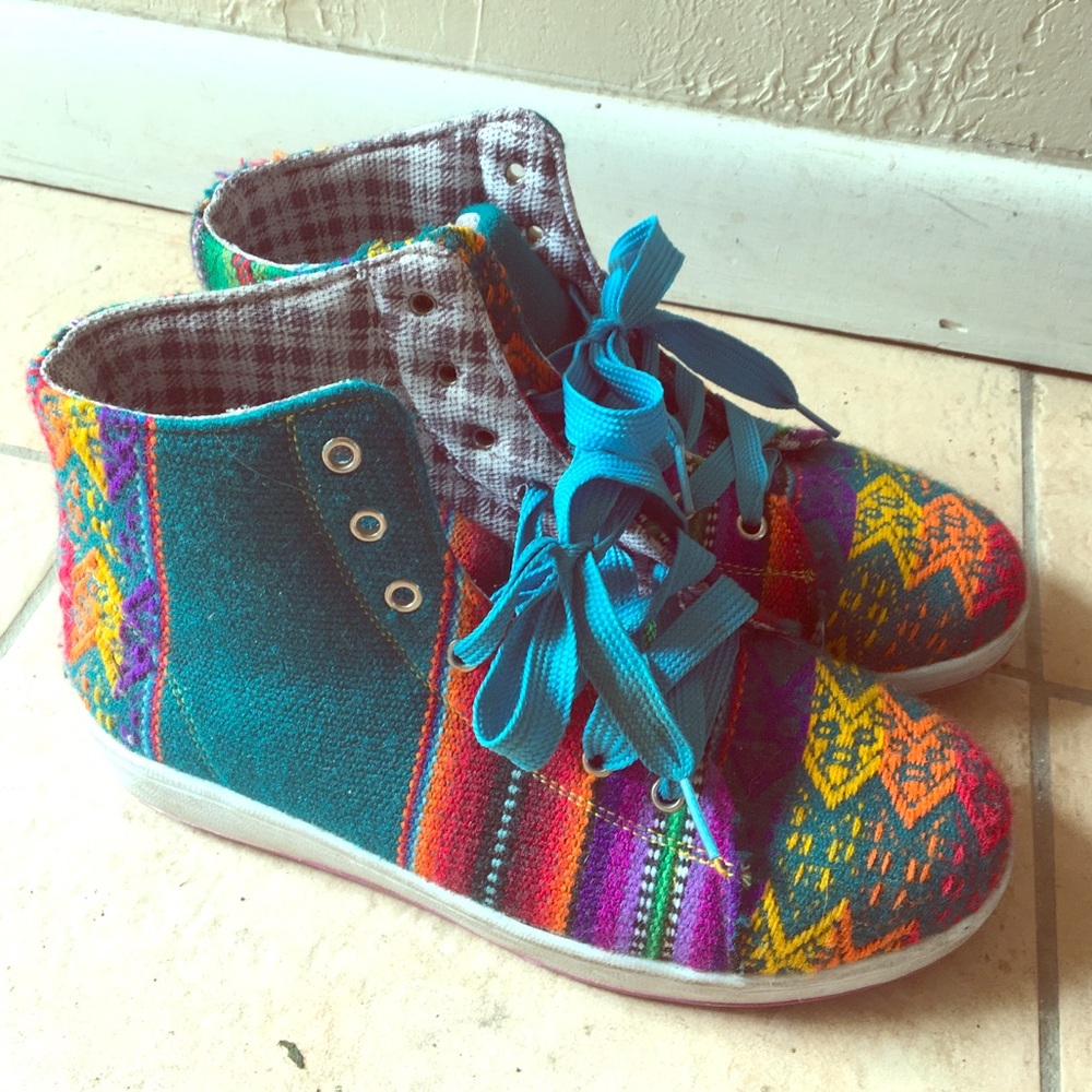 OOAK sneakers handmade and purchased in Peru hitop